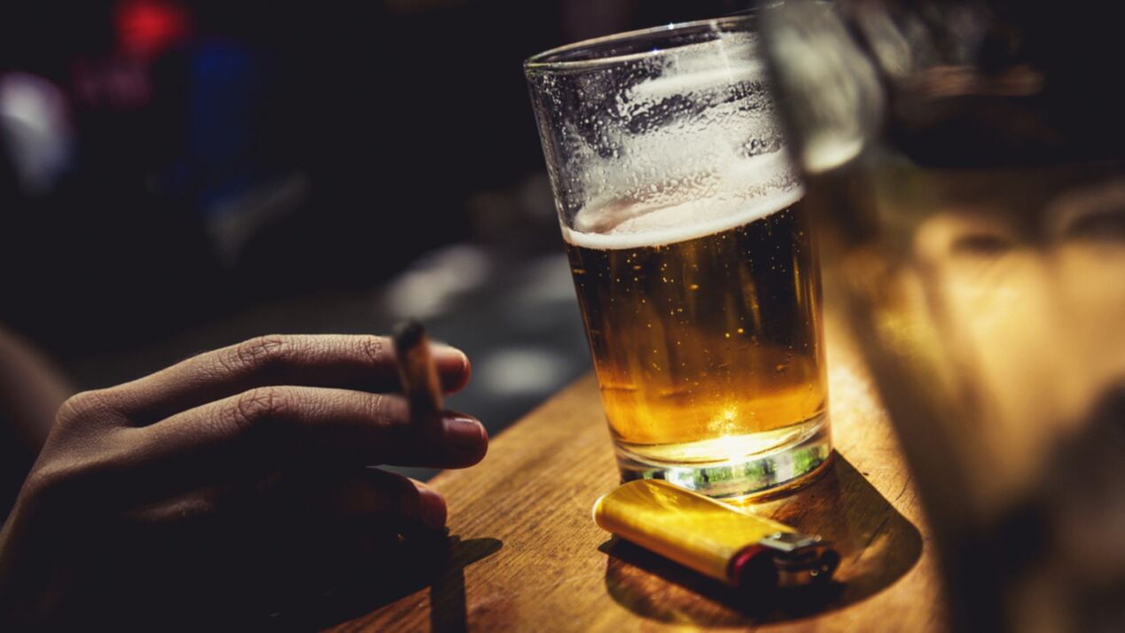 Erretzea eta alkohola hipertentsioaren kausak bezala
